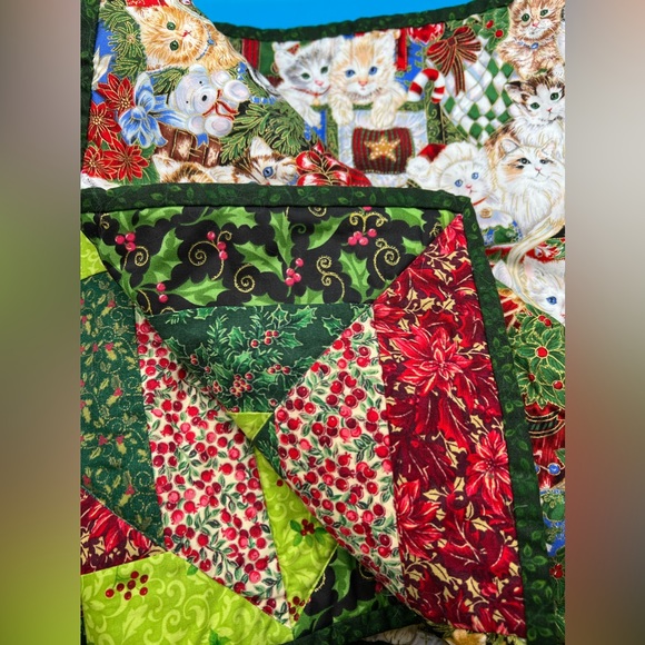 Quilted Christmas Cats Holly Berry Table Runner/Bed Topper Holidays Home Decor - Picture 1 of 13